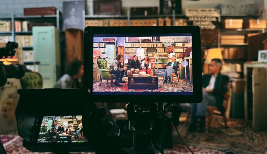 Participatory postcolonial research: the making of the vodcast Unboxing: Uitgepakte Verhalen